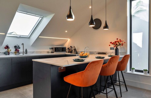 The Lizard Ski Chalet | Scilla