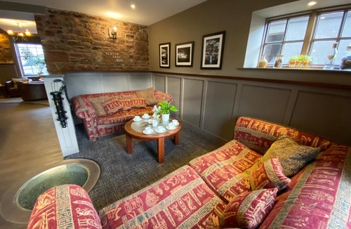 Wing House | Scotch Arms Mews Bed & Breakfast