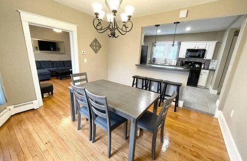 Scotia House | Scotia Getaway: Spacious 3bed 2bath | K & Q Beds