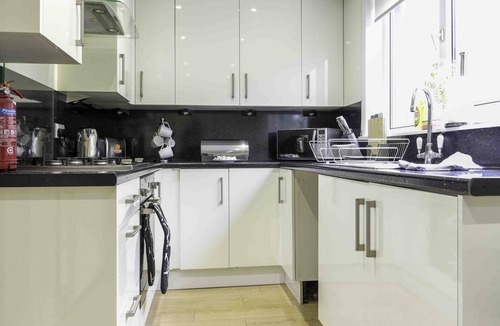 Larkhall House | Scotia House - Sleeps 5