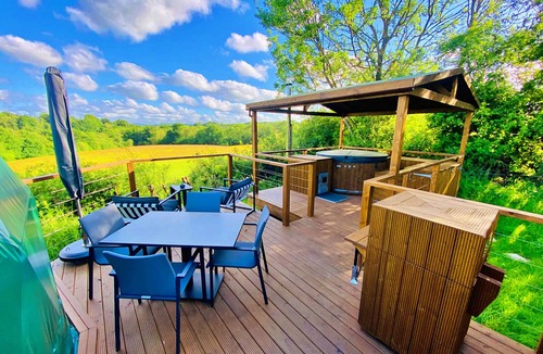 Chiddingstone Hoath Ski Chalet | Scotney Luxury Dome