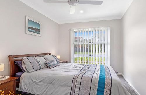 Anna Bay Apartment | Scott Street Couples Getaway