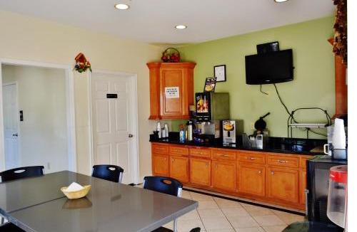 Alvin Hotel | Scottish Inn and Suites Alvin