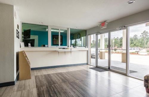Tomball Hotel | Scottish Inn and Suites Tomball