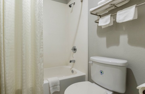 Tomball Hotel | Scottish Inn and Suites