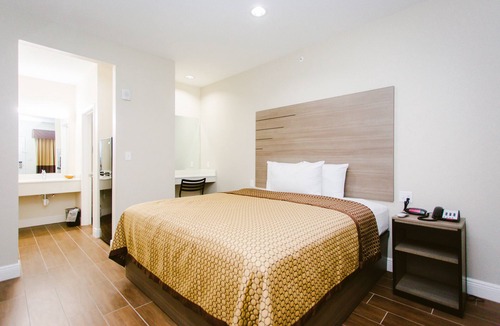 Barrett Hotel | Scottish Inn & Suites