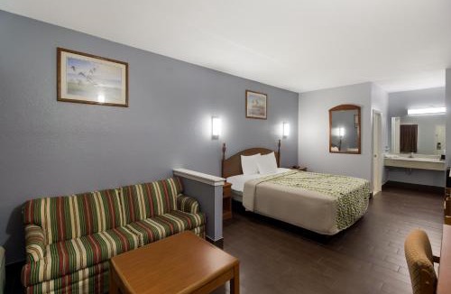 Hankamer Hotel | Scottish Inn & Suites