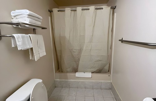 Middletown Hotel | Scottish Inns - Middletown