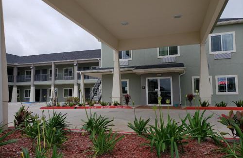 Barrett Hotel | Scottish Inns & Suites - Crosby