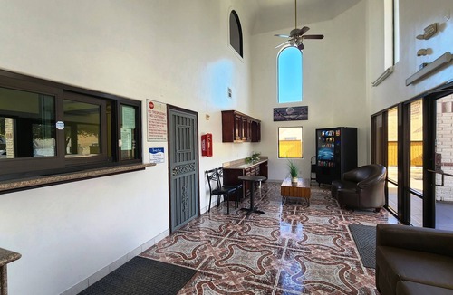 Clodine Hotel | Scottish Inns & Suites Sam Houston Pkwy