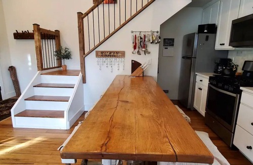 Caroline Apartment | Scottland Yard Farm -Queen's Quarters