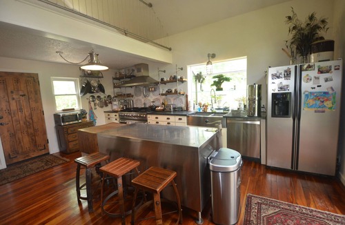 Caroline Apartment | Scottland Yard Farm- Peacock's Perch