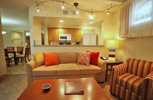 Arcadia Condo | Scottsdale Camelback Resort Inviting 3BR Condo with Hot Tub