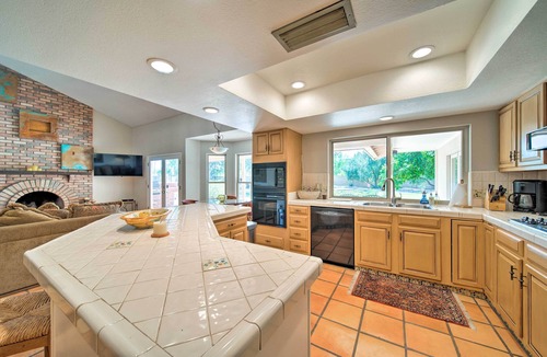 Buenavante House | Scottsdale Oasis w/Fruit Trees, Sport Court & Spa