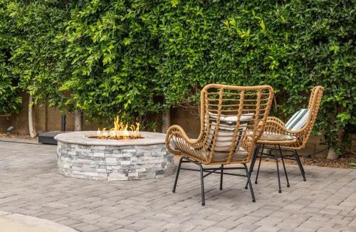 New Papago Parkway Villa | Scottsdale Retreat Pool Spa Fire Pit Games