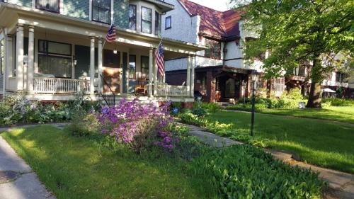 Downtown Toledo House | Scottwood Inn