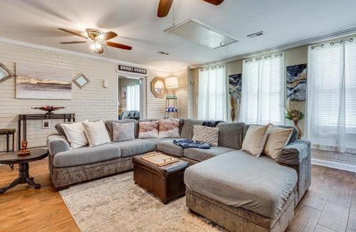 Charleston House | Screened Porch and Grill Spacious Charleston Home!