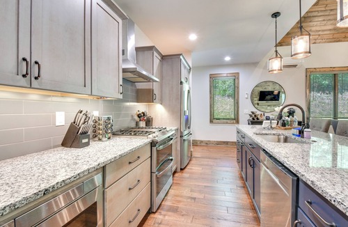 Glenville Cottage | Screened Porch + Yard: Mountain Home By Hiking!