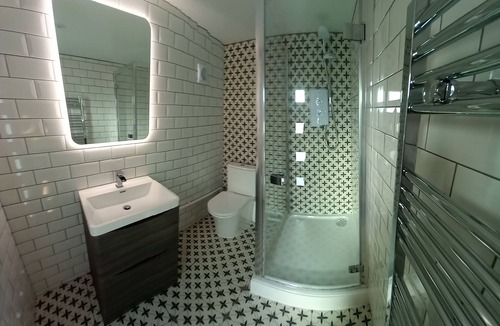 Par Ski Chalet | Scrummy Cabin - Deluxe with courtyard view