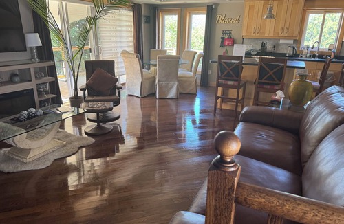 Scugog House | Scugog Island- perfect for families and friends with lake view and access!