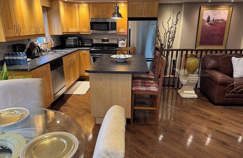 Scugog House | Scugog Island- perfect for families and friends with lake view and access!