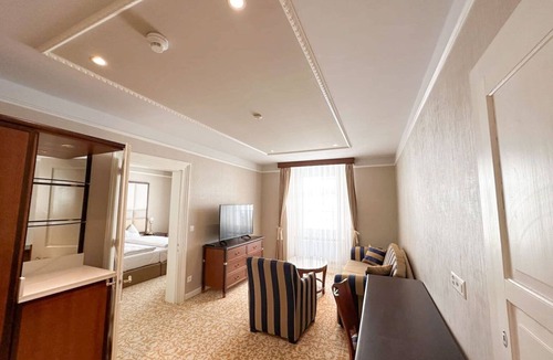 Engadin Scoul Hotel | Scuol Palace - Culture, Nature & Health