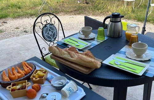 Saint-Maurice-de-Cazevieille Apartment | Self-catering cottage surrounded by olive trees Near Uzes