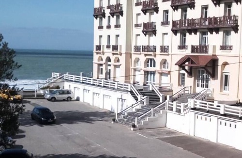 Donville-les-Bains Apartment | Sea and beach studio