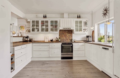 Nyborg Cottage | Sea and meadow views space and calm