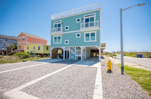 Oak Island House | Sea-Batical by Oak Island Accommodations