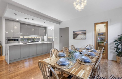 Kingston Park House | Sea Belle by Wine Coast Holidays