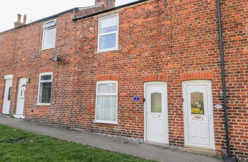 Muston House | Sea Breakers Cottage