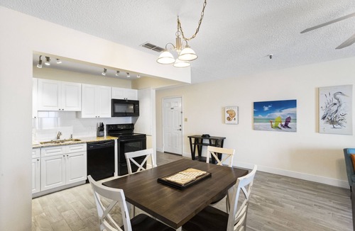 Madeira Beach Condo | 🌴 Sea Breeze #505 Direct Gulf Front Condo with Balcony Views