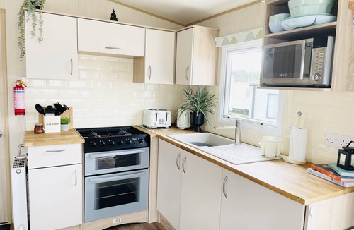 Cayton Bay Apartment | Sea Breeze, Cayton Bay