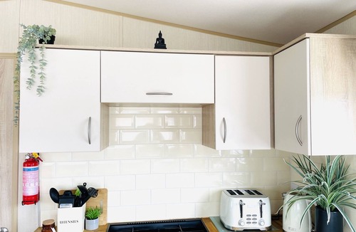 Cayton Bay Apartment | Sea Breeze, Cayton Bay