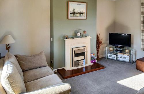 Buckie House | Sea Breeze Cottage