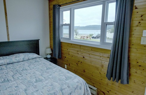 Ingonish Hotel | Sea Breeze Cottages And Motel