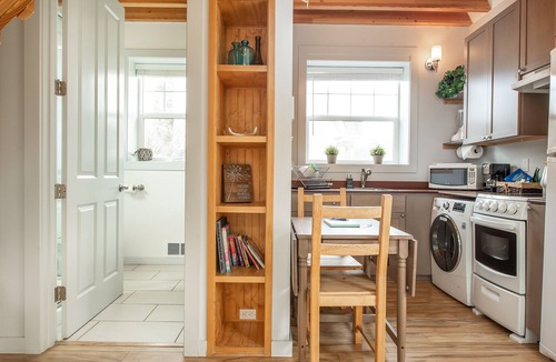 Ocean Shores Cottage | Sea Breeze Cottages