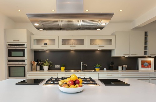 Ayr House | Sea Breeze - Donnini Apartments