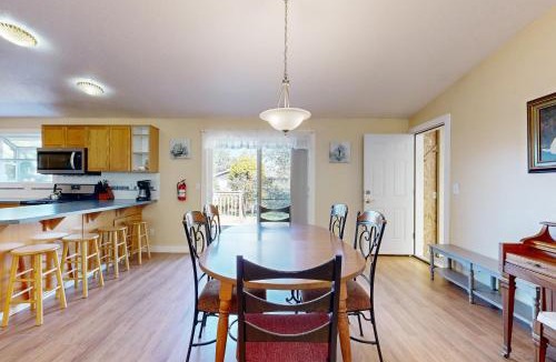 Warrenton House | Sea Breeze Escape