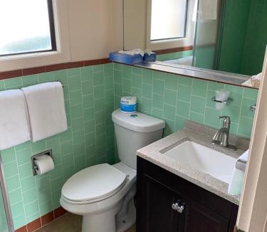 Rockaway Beach Hotel | Sea Breeze Motel