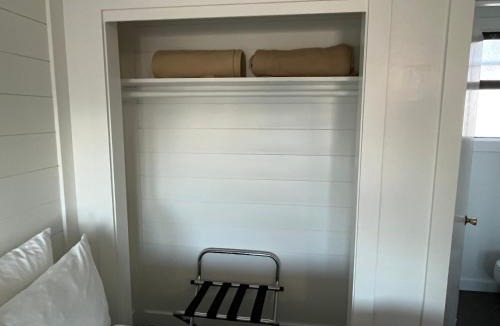 Rockaway Beach Hotel | Sea Breeze Motel