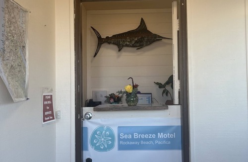 Rockaway Beach Hotel | Sea Breeze Motel
