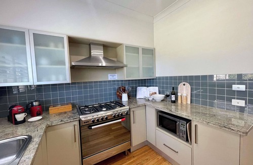 Mollymook Beach House | Sea Breeze On Carroll