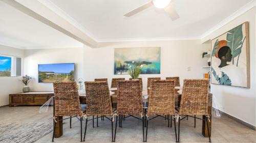 Umina Beach House | Sea Breeze Retreat - Beach Front