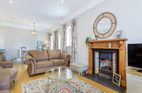 Fearn House | Sea Breezes