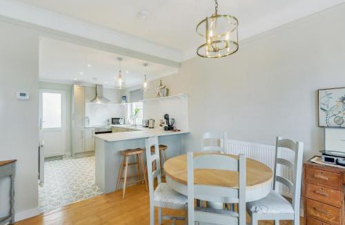 Fearn House | Sea Breezes