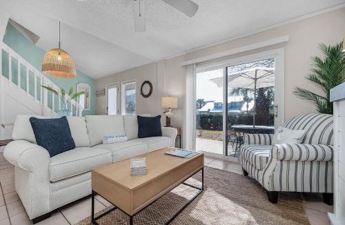 Miramar Beach Apartment | Sea Cabin 10B