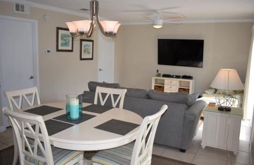Miramar Beach Apartment | Sea Cabin 7A
