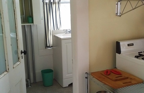 Tisbury Apartment | Sea Captain's Victorian studio bedroom apartment. Pets OK